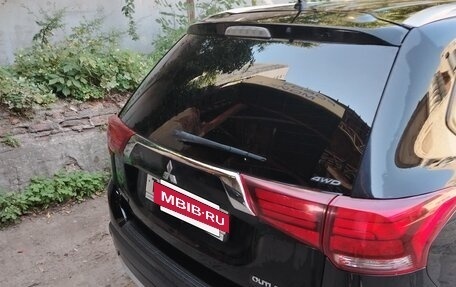 Mitsubishi Outlander III рестайлинг 3, 2015 год, 1 650 000 рублей, 4 фотография