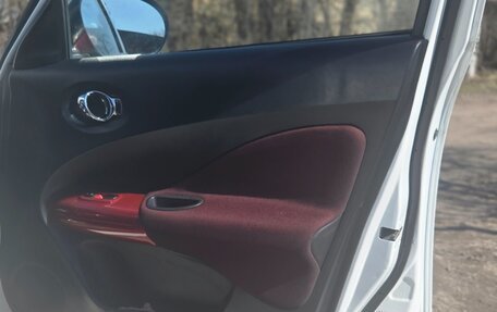 Nissan Juke II, 2013 год, 900 000 рублей, 10 фотография