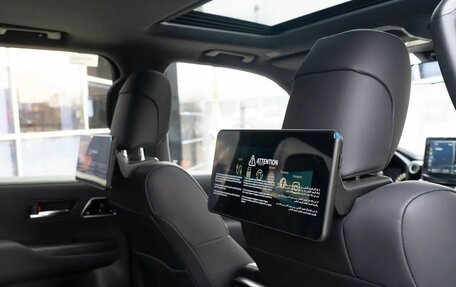 Toyota Land Cruiser, 2024 год, 13 900 000 рублей, 11 фотография