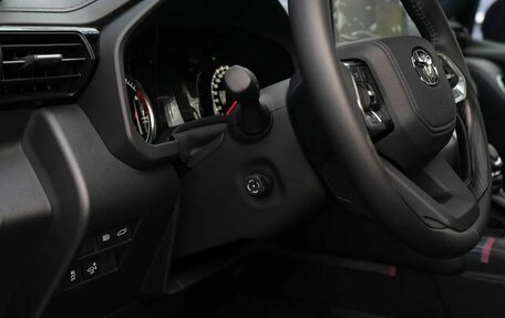 Toyota Land Cruiser, 2024 год, 13 900 000 рублей, 20 фотография