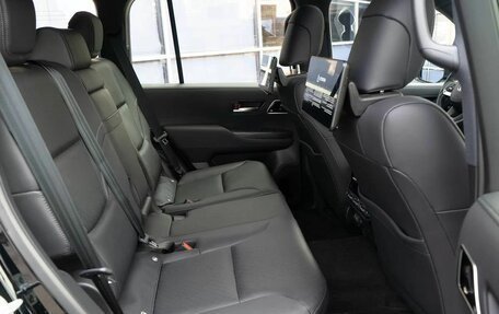 Toyota Land Cruiser, 2024 год, 13 900 000 рублей, 32 фотография