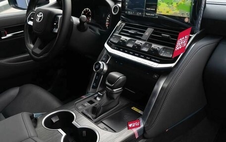 Toyota Land Cruiser, 2024 год, 13 900 000 рублей, 34 фотография