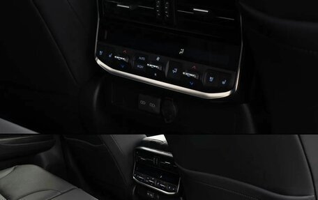Toyota Land Cruiser, 2024 год, 13 900 000 рублей, 17 фотография