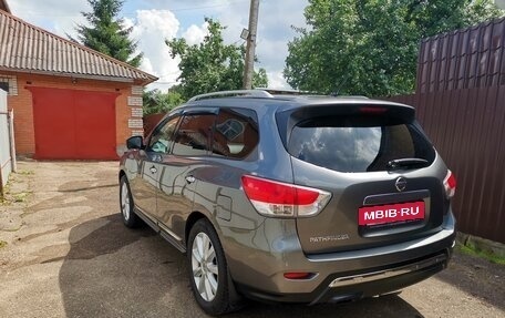 Nissan Pathfinder, 2015 год, 1 730 000 рублей, 15 фотография