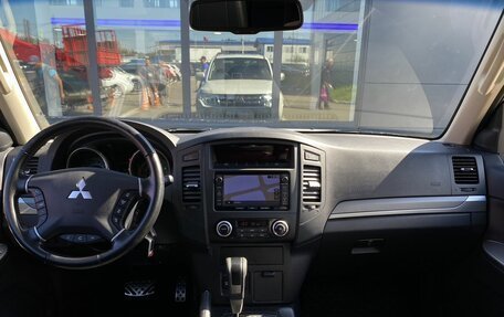 Mitsubishi Pajero IV, 2014 год, 3 199 000 рублей, 11 фотография