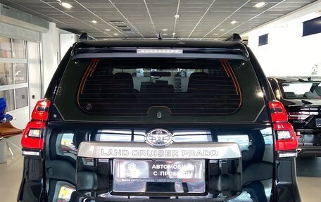 Toyota Land Cruiser Prado 150 рестайлинг 2, 2021 год, 6 300 000 рублей, 6 фотография