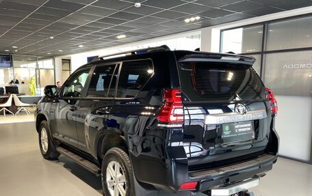 Toyota Land Cruiser Prado 150 рестайлинг 2, 2021 год, 6 300 000 рублей, 5 фотография