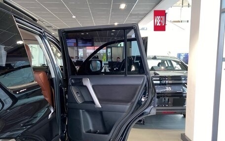 Toyota Land Cruiser Prado 150 рестайлинг 2, 2021 год, 6 300 000 рублей, 11 фотография