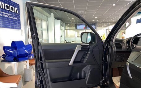 Toyota Land Cruiser Prado 150 рестайлинг 2, 2021 год, 6 300 000 рублей, 15 фотография