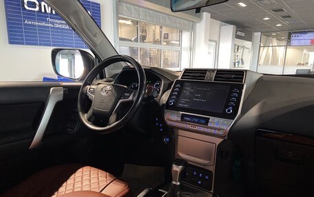 Toyota Land Cruiser Prado 150 рестайлинг 2, 2021 год, 6 300 000 рублей, 33 фотография