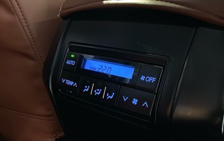 Toyota Land Cruiser Prado 150 рестайлинг 2, 2021 год, 6 300 000 рублей, 32 фотография