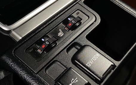 Toyota Land Cruiser Prado 150 рестайлинг 2, 2021 год, 6 300 000 рублей, 31 фотография