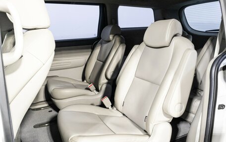 KIA Carnival III, 2019 год, 2 349 777 рублей, 10 фотография