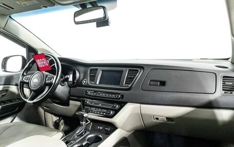 KIA Carnival III, 2019 год, 2 349 777 рублей, 9 фотография