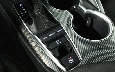 Toyota Camry, 2023 год, 3 599 700 рублей, 18 фотография