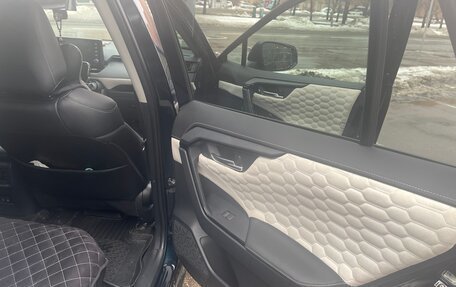 Toyota RAV4, 2019 год, 3 300 000 рублей, 12 фотография