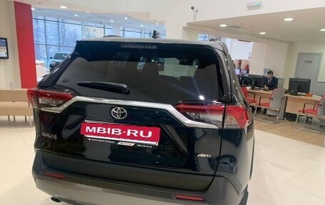 Toyota RAV4, 2019 год, 3 300 000 рублей, 6 фотография