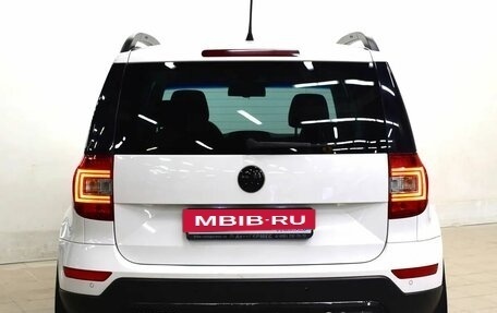 Skoda Yeti I рестайлинг, 2014 год, 1 139 000 рублей, 3 фотография