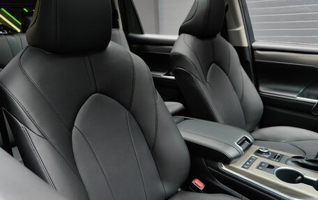 Toyota Highlander, 2025 год, 5 450 000 рублей, 24 фотография
