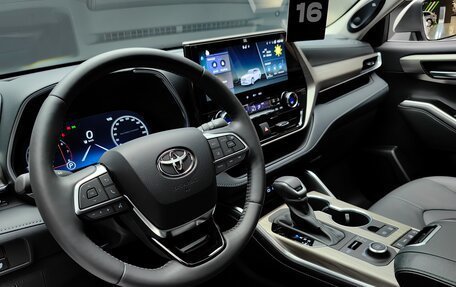 Toyota Highlander, 2025 год, 5 450 000 рублей, 16 фотография