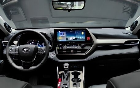 Toyota Highlander, 2025 год, 5 450 000 рублей, 28 фотография