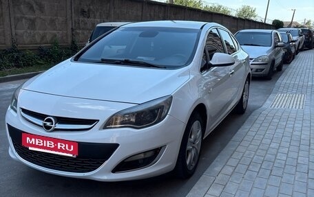 Opel Astra J, 2013 год, 1 050 000 рублей, 3 фотография