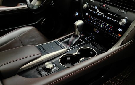 Lexus RX IV рестайлинг, 2019 год, 4 800 000 рублей, 31 фотография