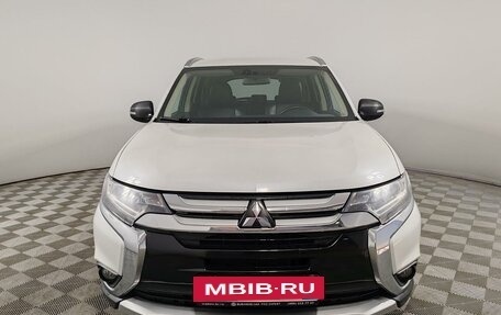 Mitsubishi Outlander III рестайлинг 3, 2018 год, 1 915 000 рублей, 2 фотография