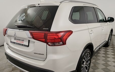Mitsubishi Outlander III рестайлинг 3, 2018 год, 1 915 000 рублей, 5 фотография