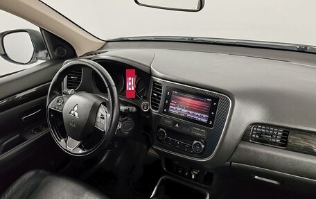 Mitsubishi Outlander III рестайлинг 3, 2018 год, 1 915 000 рублей, 11 фотография
