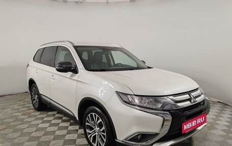 Mitsubishi Outlander III рестайлинг 3, 2018 год, 1 915 000 рублей, 3 фотография