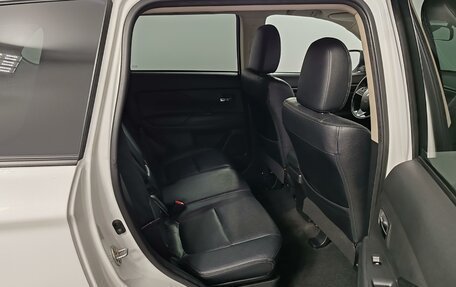 Mitsubishi Outlander III рестайлинг 3, 2018 год, 1 915 000 рублей, 19 фотография