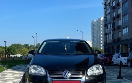 Volkswagen Jetta VI, 2008 год, 750 000 рублей, 1 фотография