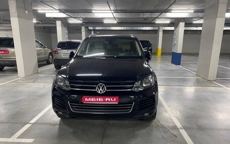 Volkswagen Touareg III, 2011 год, 2 200 000 рублей, 1 фотография
