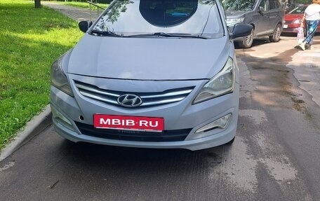 Hyundai Solaris II рестайлинг, 2016 год, 615 000 рублей, 1 фотография