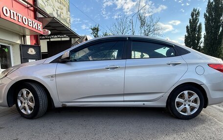 Hyundai Solaris II рестайлинг, 2011 год, 580 000 рублей, 3 фотография