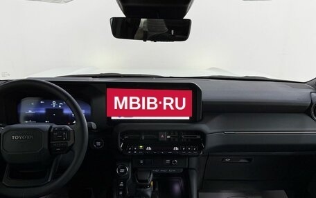 Toyota Land Cruiser Prado, 2024 год, 10 200 000 рублей, 15 фотография