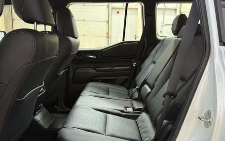 Toyota Land Cruiser Prado, 2024 год, 10 200 000 рублей, 20 фотография