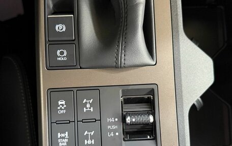 Toyota Land Cruiser Prado, 2024 год, 10 200 000 рублей, 26 фотография