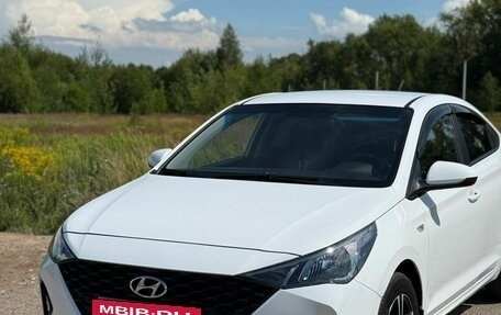 Hyundai Solaris II рестайлинг, 2022 год, 1 230 000 рублей, 2 фотография