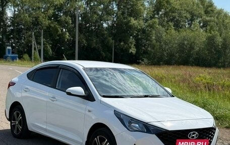 Hyundai Solaris II рестайлинг, 2022 год, 1 230 000 рублей, 12 фотография