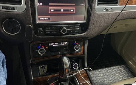 Volkswagen Touareg III, 2011 год, 2 200 000 рублей, 13 фотография