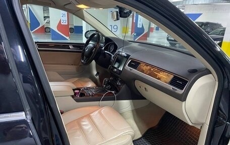 Volkswagen Touareg III, 2011 год, 2 200 000 рублей, 11 фотография
