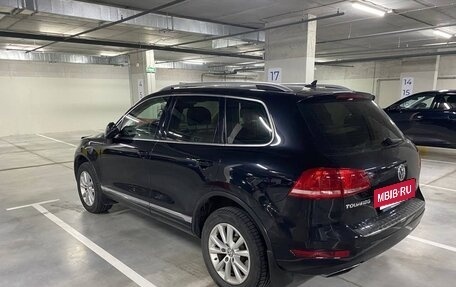 Volkswagen Touareg III, 2011 год, 2 200 000 рублей, 3 фотография