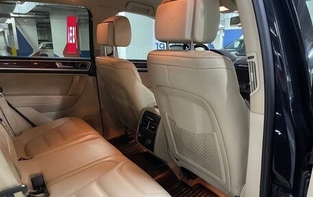 Volkswagen Touareg III, 2011 год, 2 200 000 рублей, 10 фотография