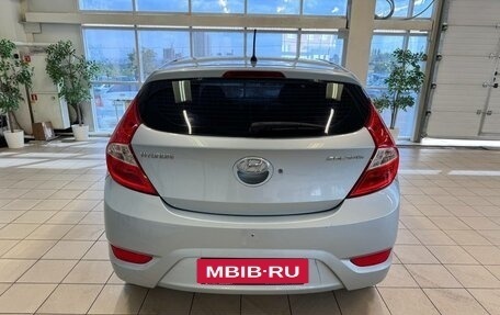 Hyundai Solaris II рестайлинг, 2011 год, 830 000 рублей, 4 фотография