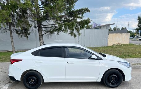 Hyundai Solaris II рестайлинг, 2021 год, 900 000 рублей, 6 фотография