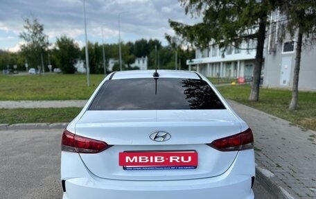 Hyundai Solaris II рестайлинг, 2021 год, 900 000 рублей, 3 фотография