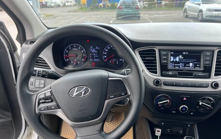 Hyundai Solaris II рестайлинг, 2021 год, 900 000 рублей, 10 фотография