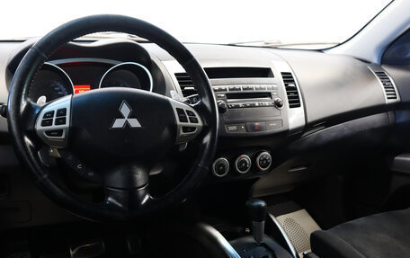 Mitsubishi Outlander III рестайлинг 3, 2008 год, 999 000 рублей, 11 фотография